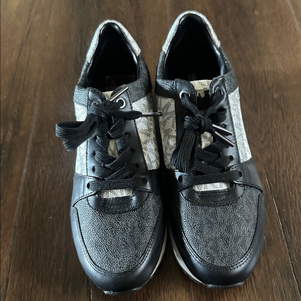 Women’s Michael Kors Black and Silver Logo Panel Sneakers Size:6.5 - Picture 11 of 16